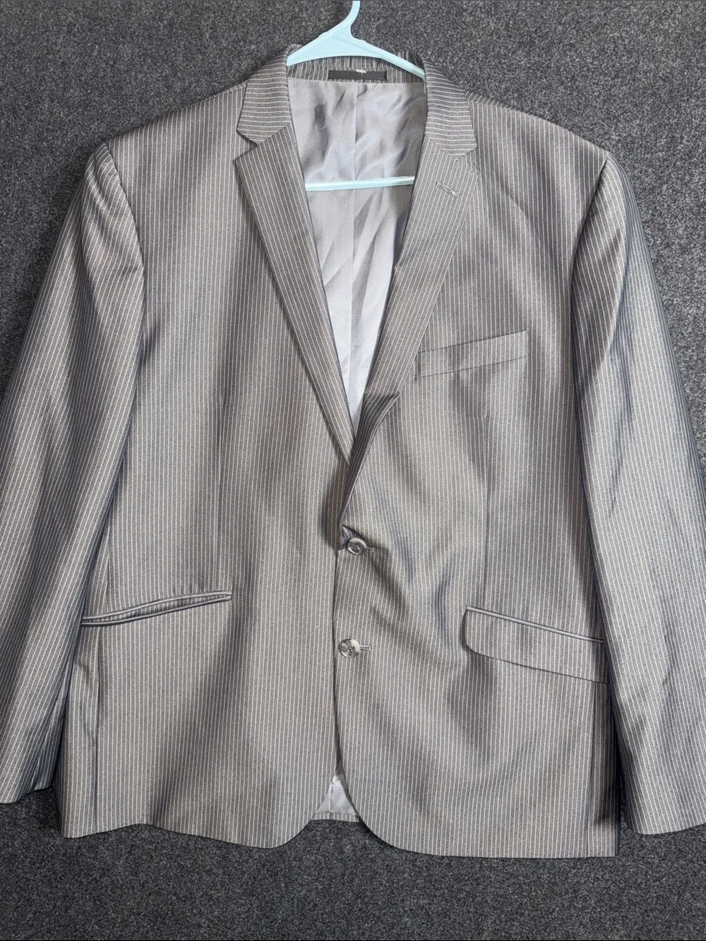 Kenneth Cole Unlisted Mens Grey Pinstripe 2 Piece Suit 46R W40 LL711